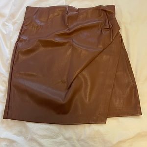Wilfred brown vegan leather mini skirt size 4 never worn